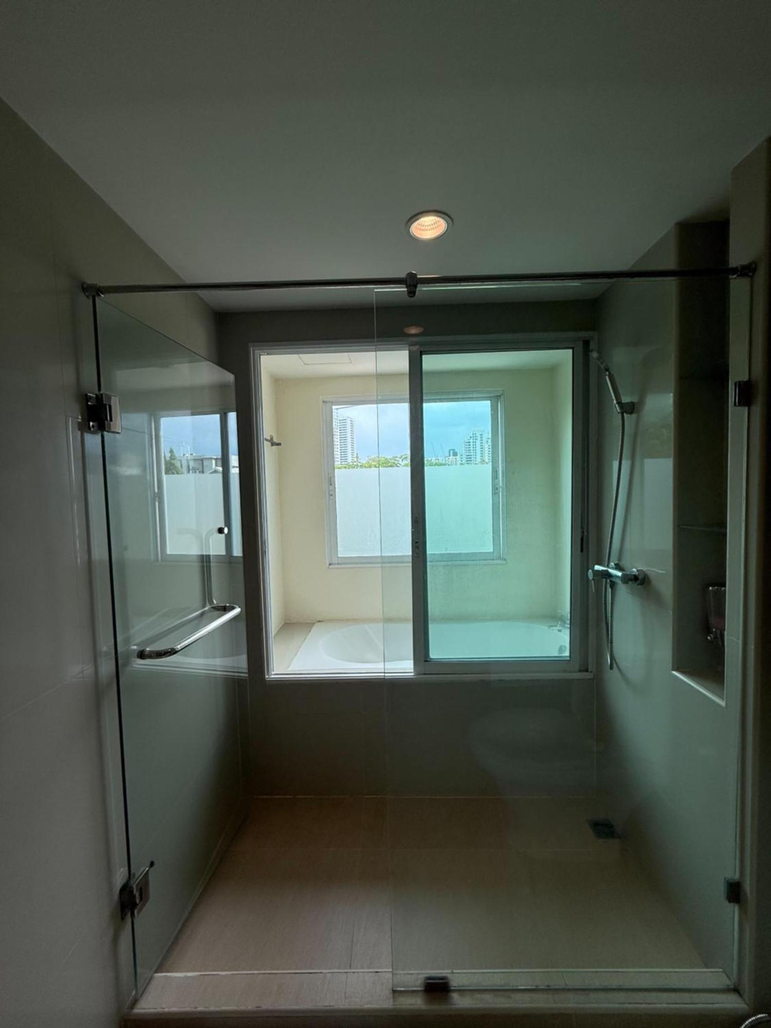 Greenview Ekkamai10 Suite Bangkok Kültér fotó