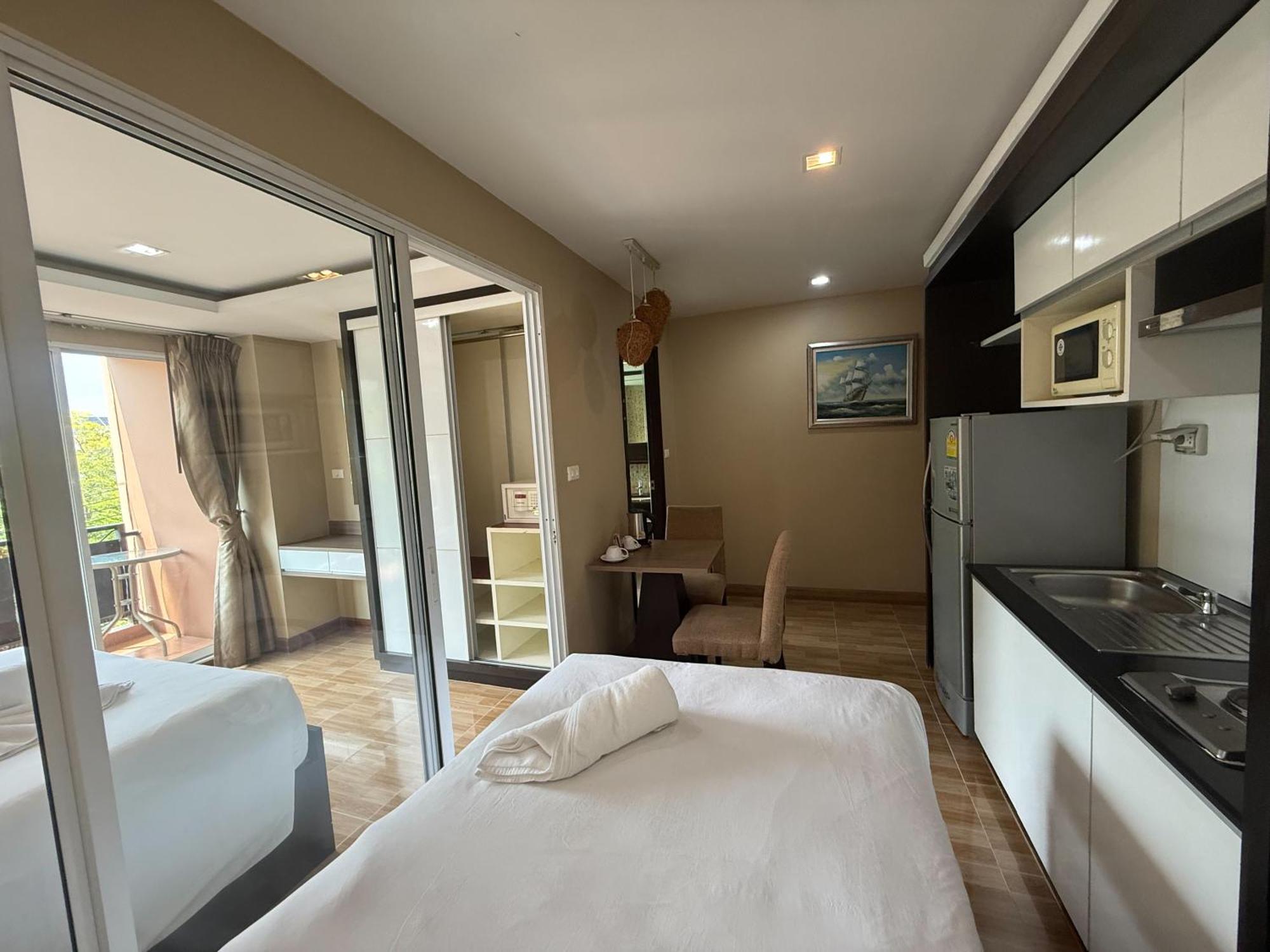 Greenview Ekkamai10 Suite Bangkok Kültér fotó