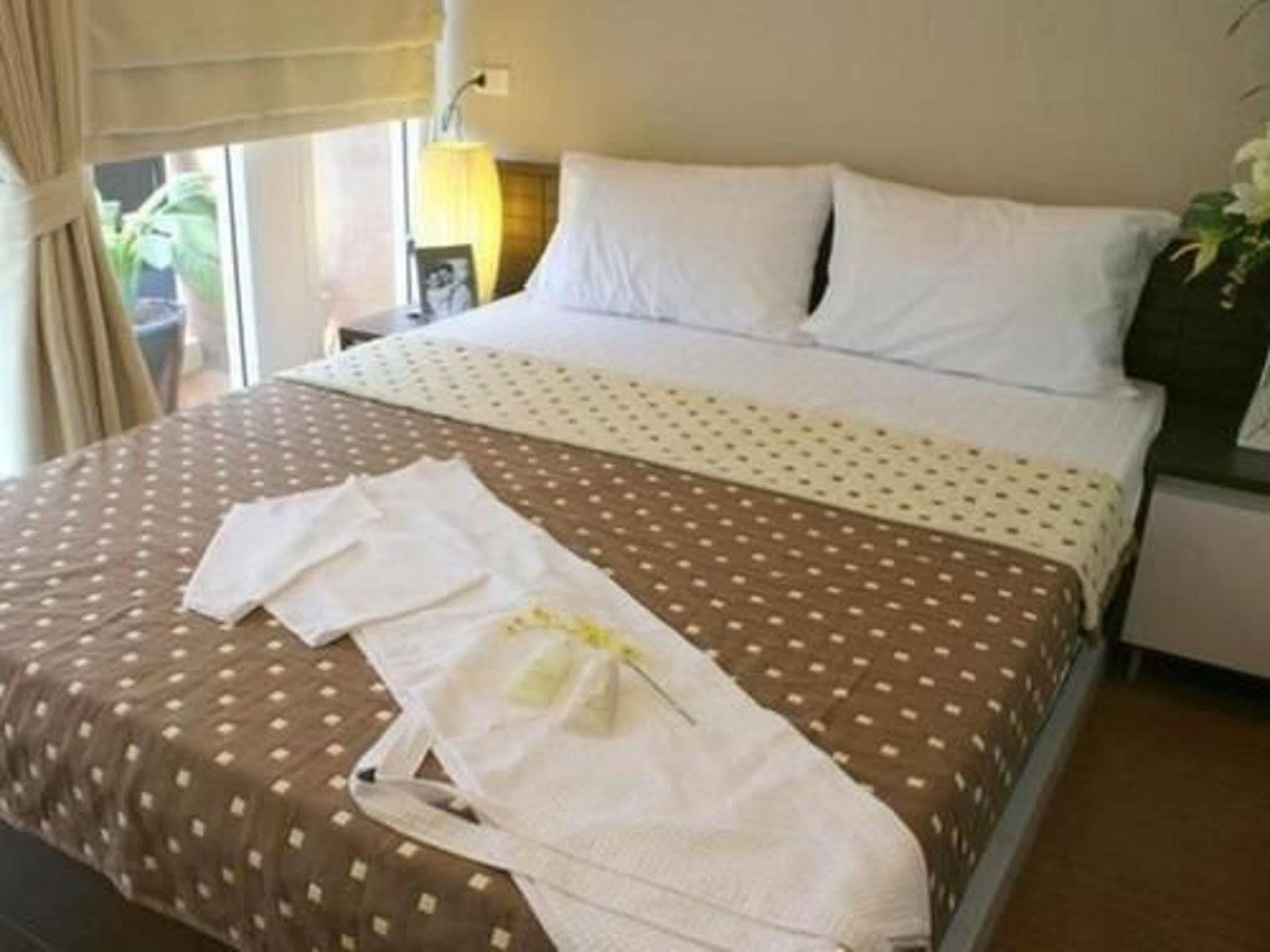 Greenview Ekkamai10 Suite Bangkok Kültér fotó