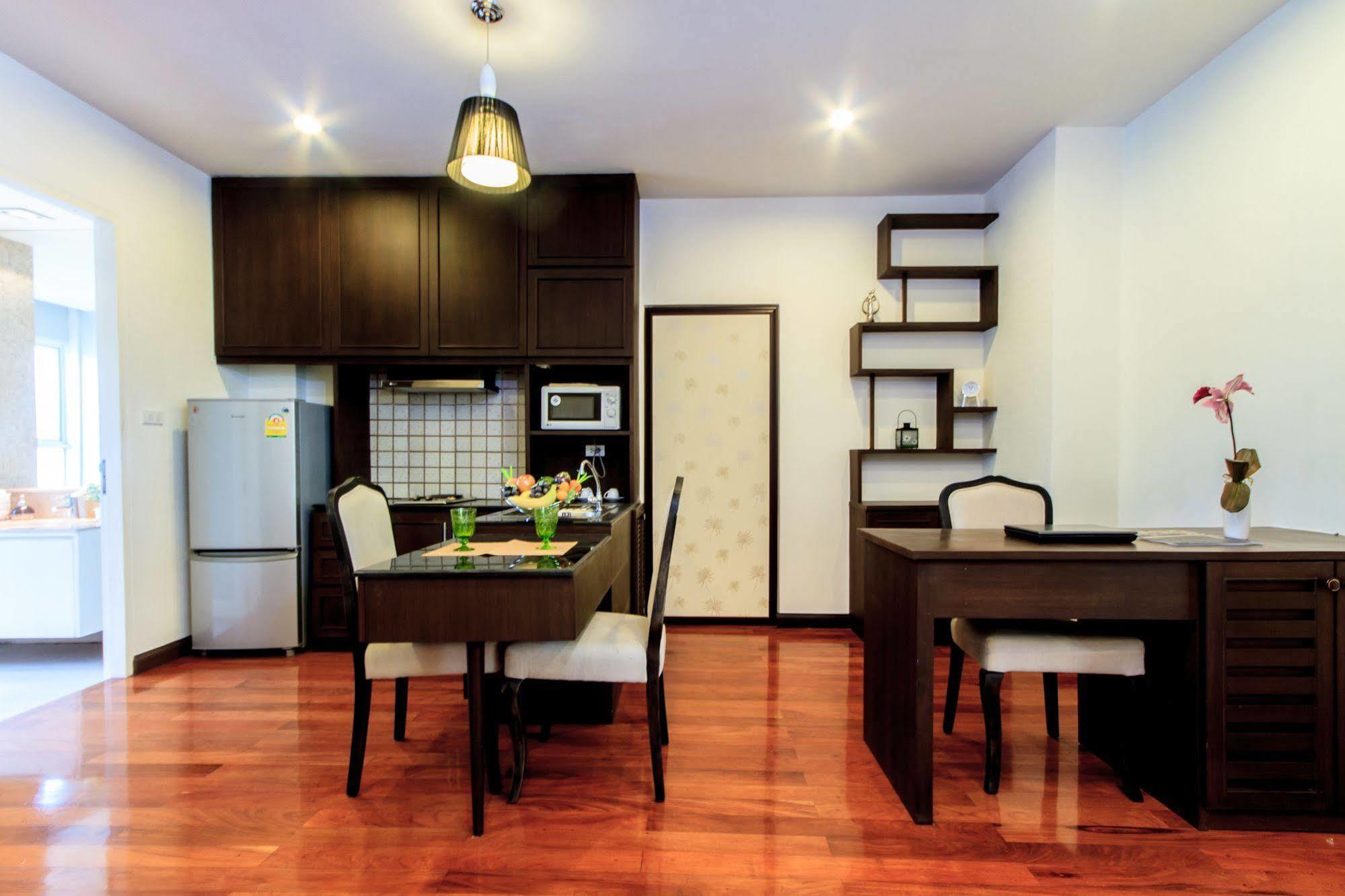 Greenview Ekkamai10 Suite Bangkok Kültér fotó